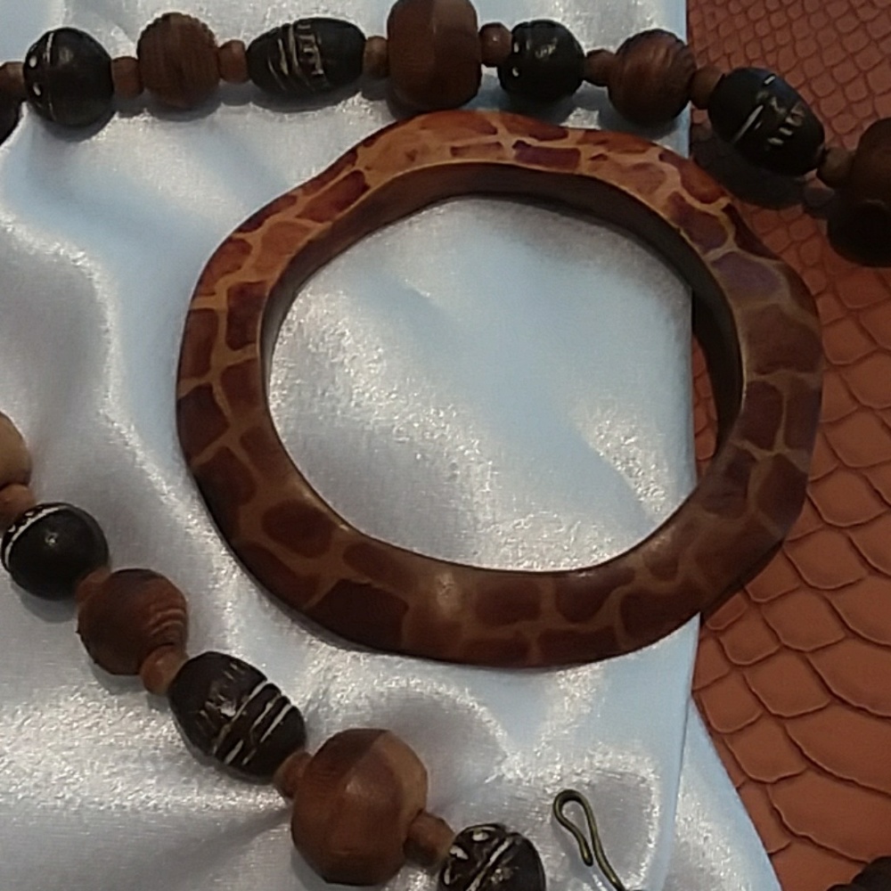 Sculpted wooden bangle and necklace